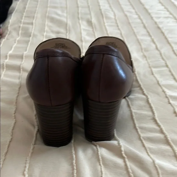 Elegant Brown Loafers for Women - Picture 5 of 8